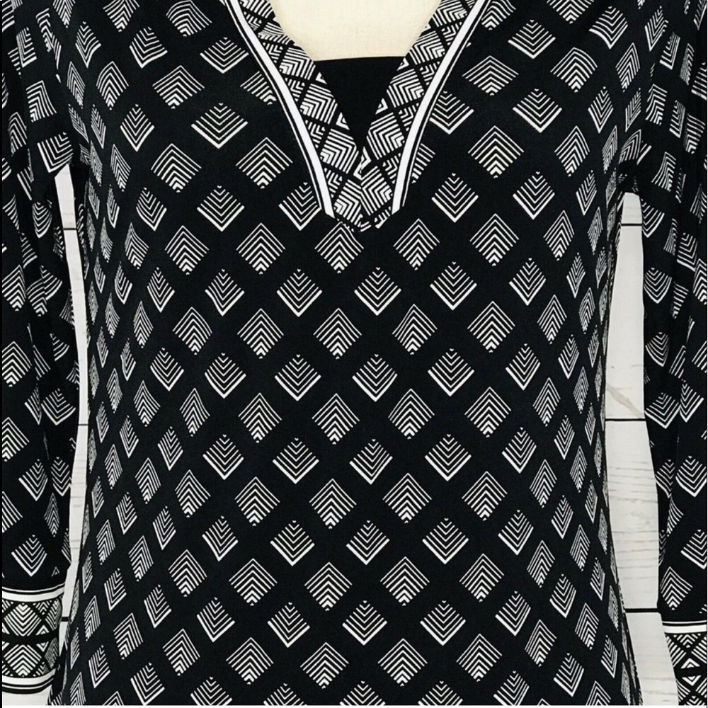 WHBM Dress A-Line Geometric V-Neck Stretch